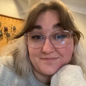 Meet your Posher, Devin